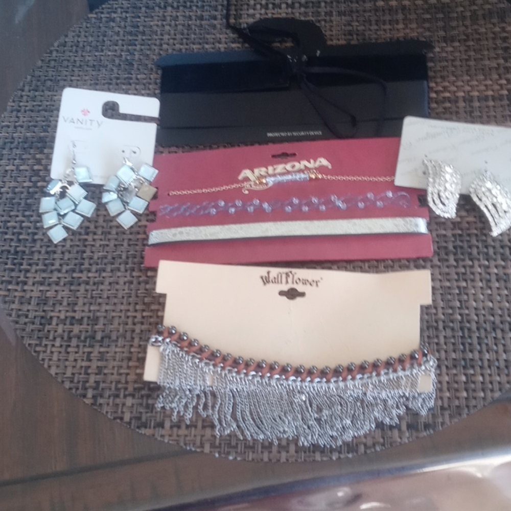 5 for $25 ❤jewelry Bundle